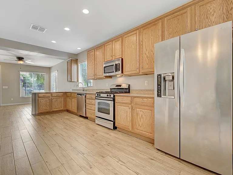 10420 September Flower St — Photo 14