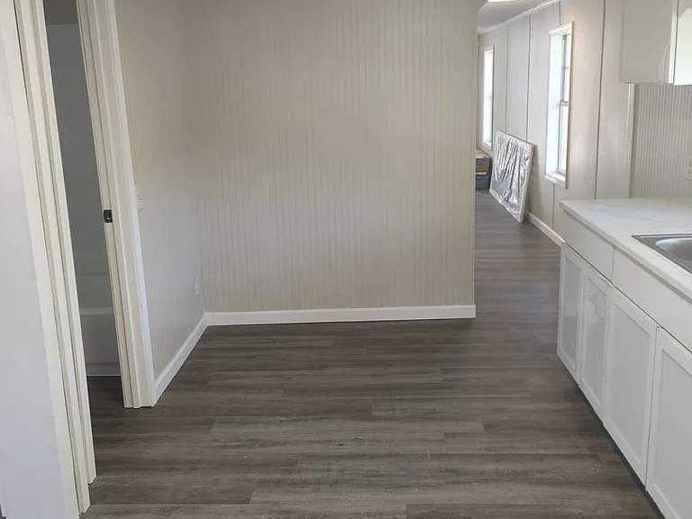 56 NW Railroad St — Photo 20
