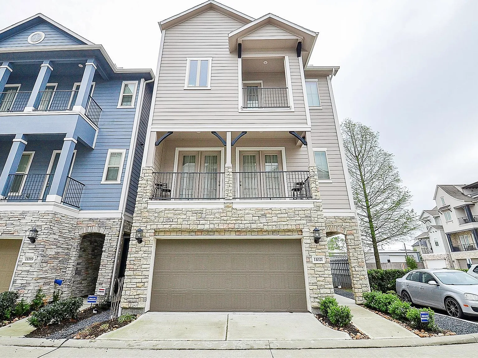 3 bed, 3.5 bath, 2458 sqft, $2,900 — Photo 1