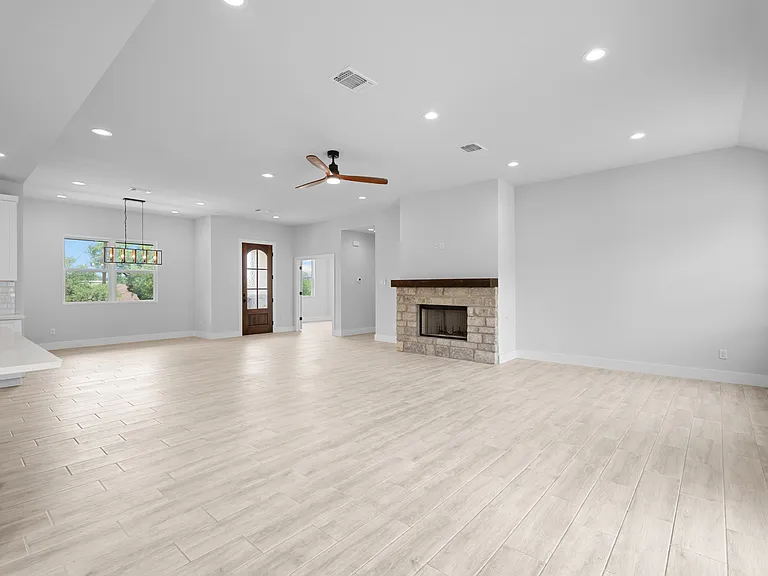 1350 Birch Ln — Photo 9