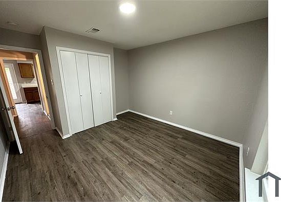 4th image of 7102 Townsborough Dr