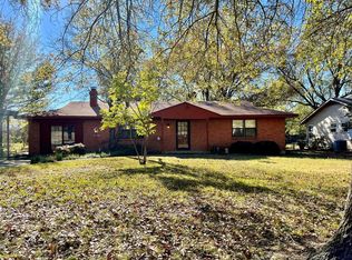 807 Circle Dr, Terrell, TX 75160