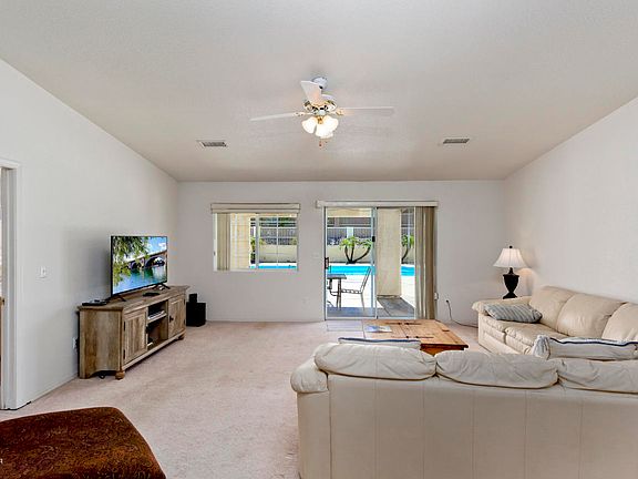 4th image of 3070 Southwind Ave