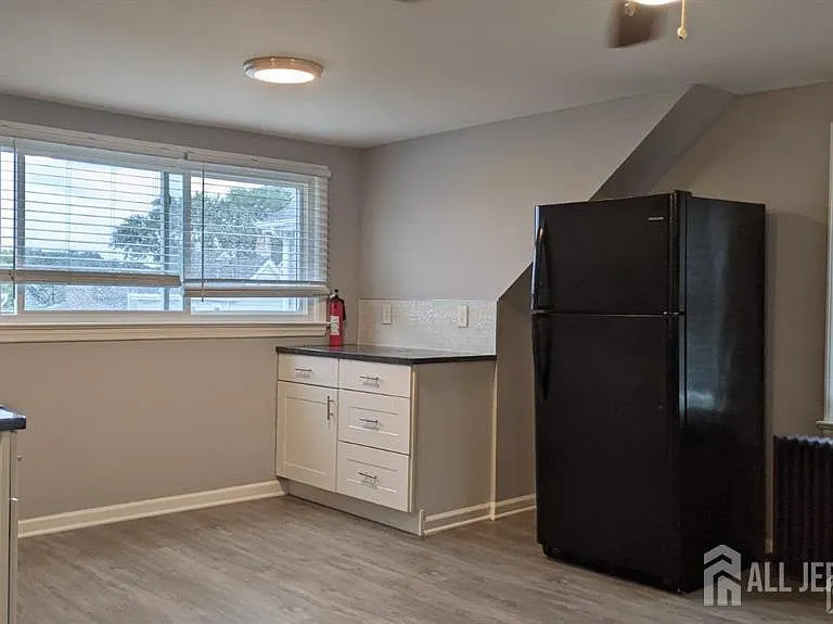 321 Augusta St — Photo 11