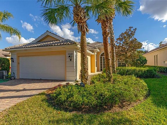 2nd image of 5549 Carmona Pl