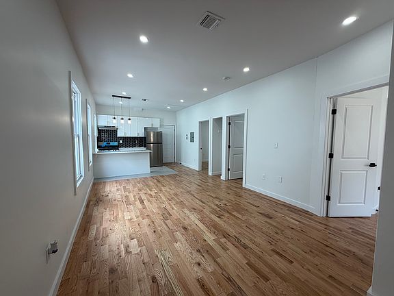 2nd image of 181 Woodside Ave #3F
