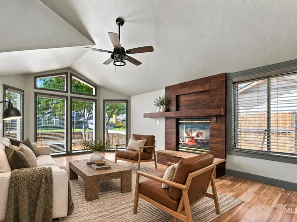 1372 W Crest Wood Dr, Meridian, ID 83642