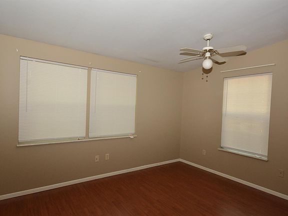 4th image of 27 Southhall Pl #V4