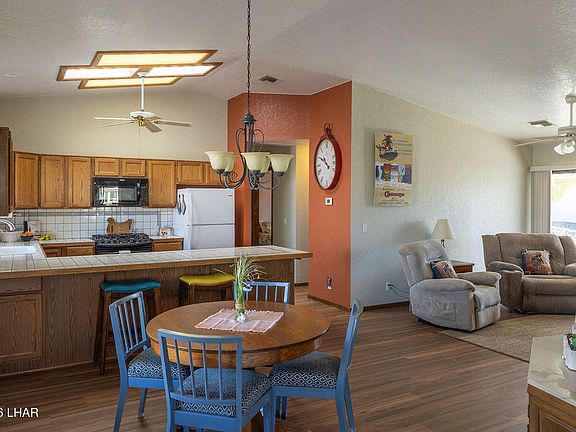 3rd image of 2580 Castaway Dr