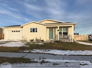 809 Matson St, Aurora, NE 68818