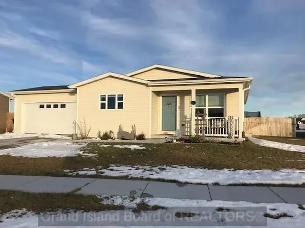 809 Matson St, Aurora, NE 68818