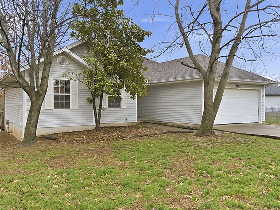2nd image of 103 Arrowhead Road