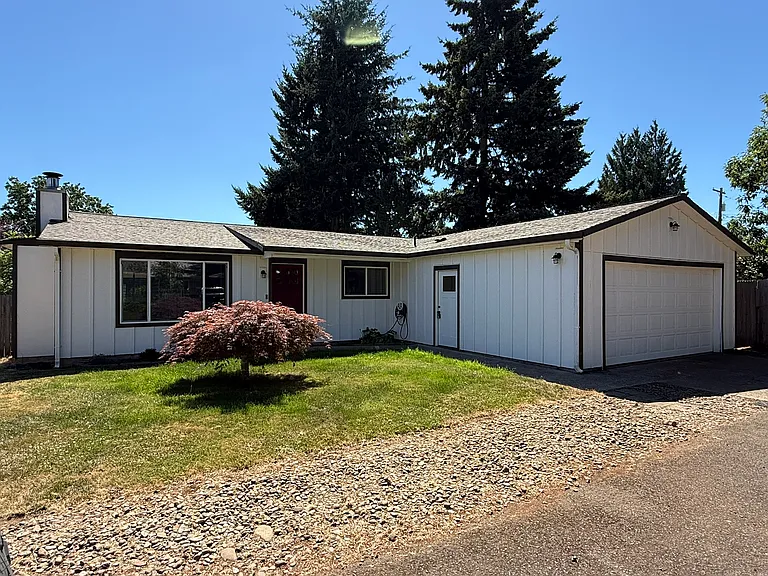 451 Hrubetz Rd SE — Photo 2