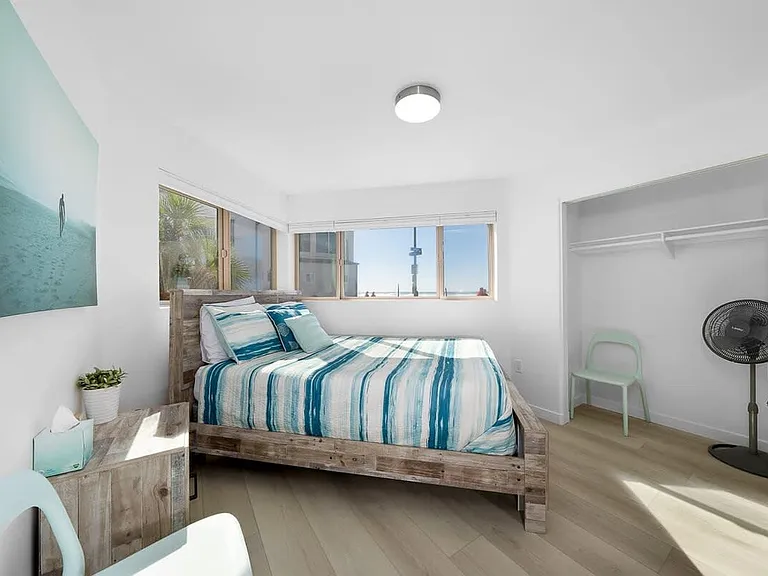 3901 Ocean Front Walk — Photo 14