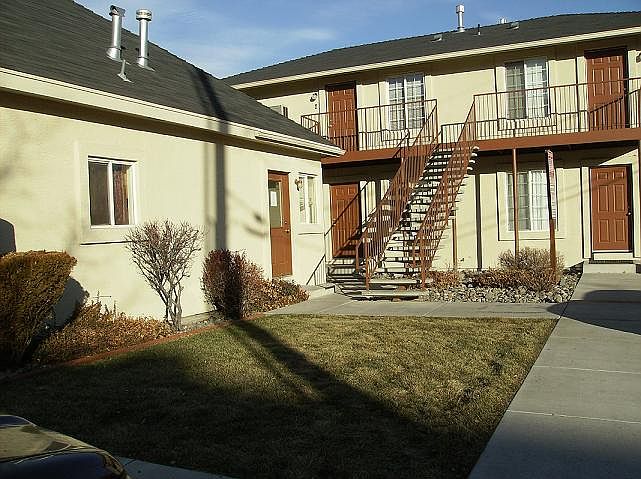 2nd image of 1136 Victorian Plaza Cir APT 4