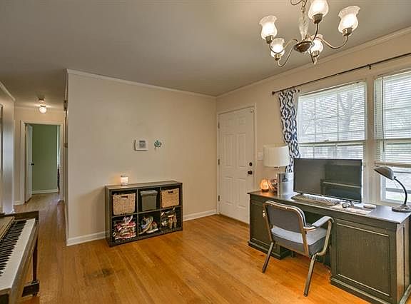 3rd image of 4811 Overton Ave