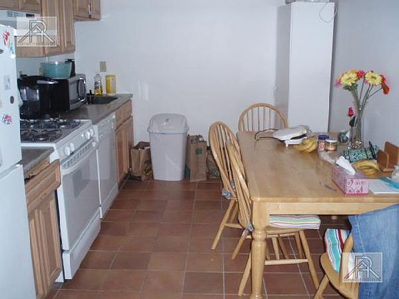 5th image of 35 Cummings Rd APT B