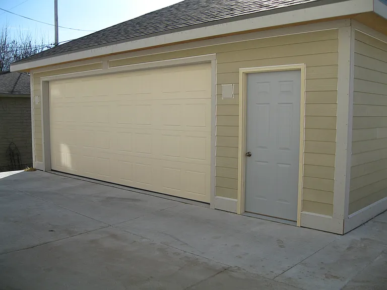 Large 2.5 car garage, shared with upper flat.