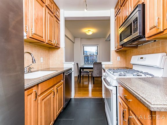 4th image of 3515 Henry Hudson Pkwy W APT 4C
