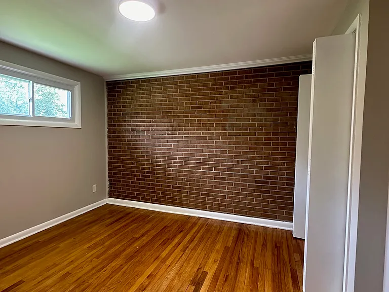 1599 Ingleside Ave — Photo 6