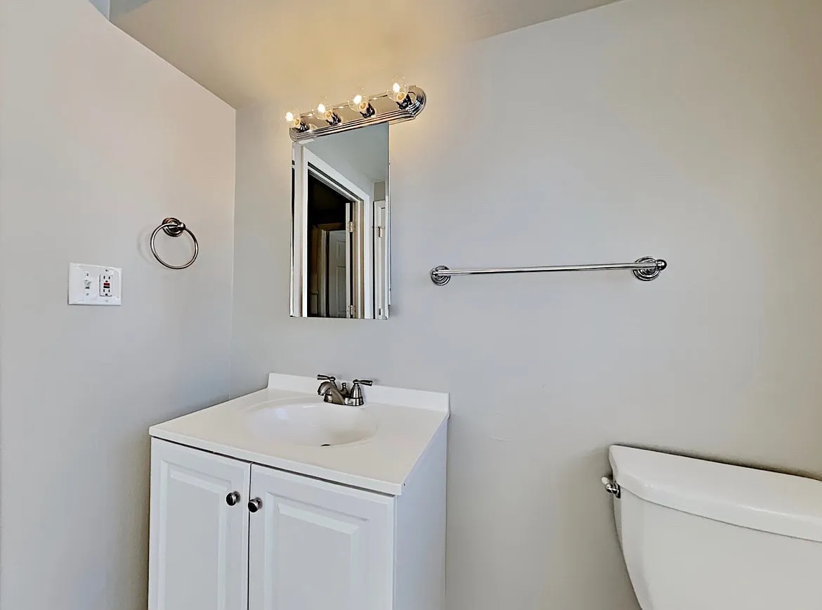 3 bed, 1020 sqft, $1,595 — Photo 1