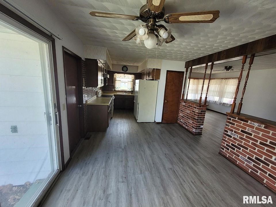 2nd image of 329 E Main St