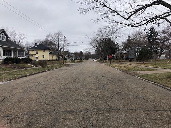 5th image of 475 W Oregon Ave