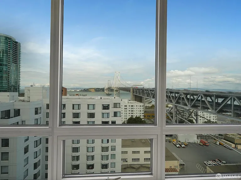 400 Beale St #1707 — Photo 24