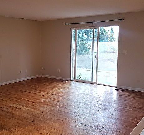 2nd image of 904 S 51st Ave