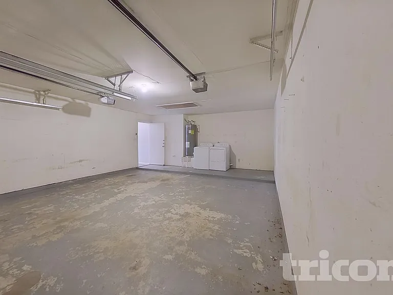 805 Clover Hill Ln — Photo 20