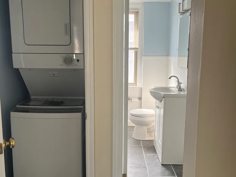 803 Burke St — Photo 7