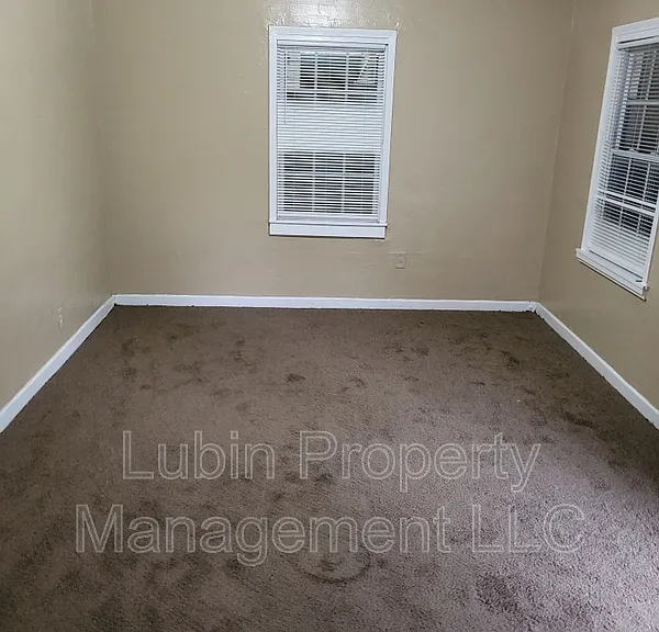 1368 Springdale St — Photo 2