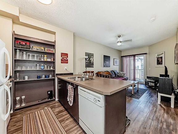 5th image of 73 Erin Woods Ct SE #3309
