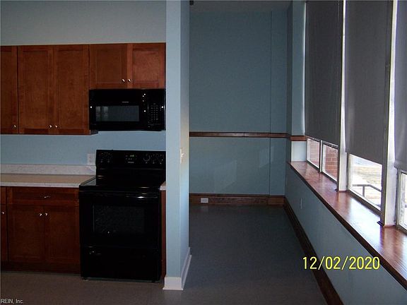 5th image of 680 Oak St #107
