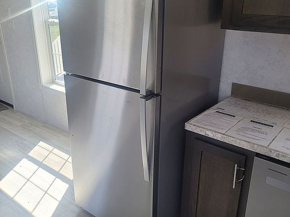 3rd image of 112 Cress Ln