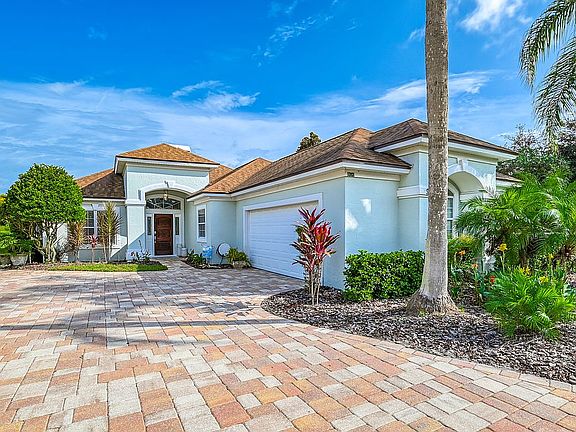 3rd image of 806 Doral Ct
