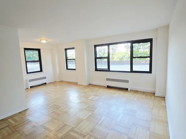 (undisclosed Address), New Rochelle, NY 10805