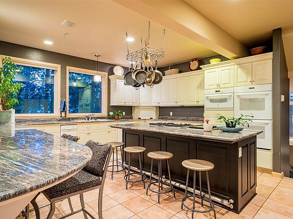 4th image of 1170 Redwoods Dr