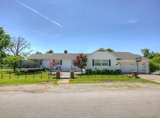818 Highland Pl, Neosho, MO 64850