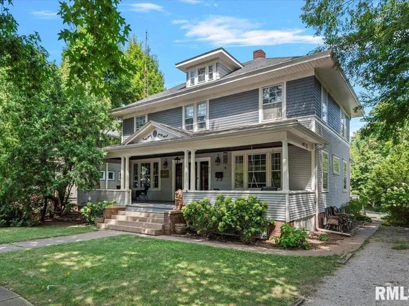 415 W Jackson St, Petersburg, IL 62675