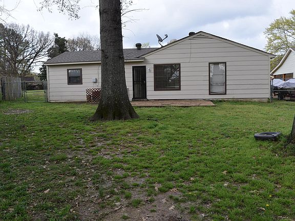 2nd image of 1689 Northfield Dr