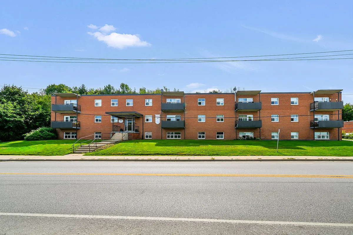 Building Photo - 955 10th St E