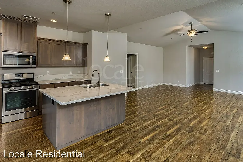 3 bed, 1715 sqft, $2,750 — Photo 3
