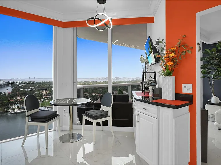 4775 Collins Ave #1806 — Photo 9
