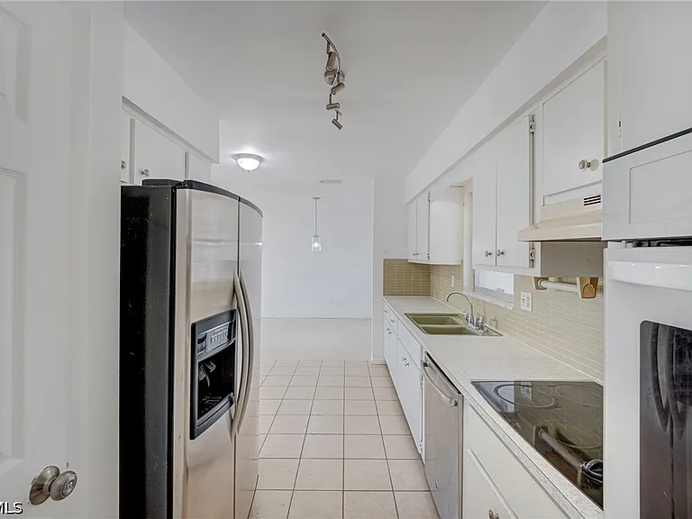 220 Punta Alta Ct — Photo 13