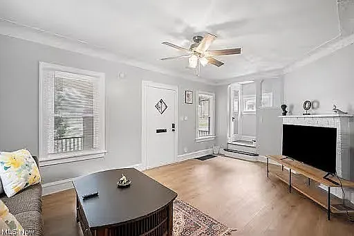 3 bed, $1,800 — Photo 3