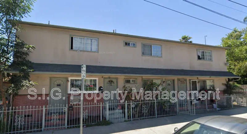 Primary Photo - 3819 N Verdugo Rd