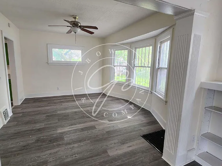 1354 Goodale Ave — Photo 8