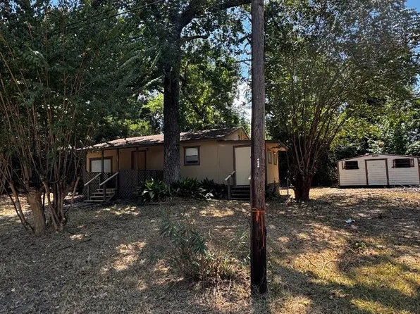 207 James St, Onalaska, TX 77360
