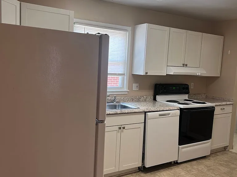 130 South Ave — Photo 9